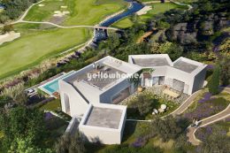 Spacious and modern 7 bedroom Villa in a bespoke...